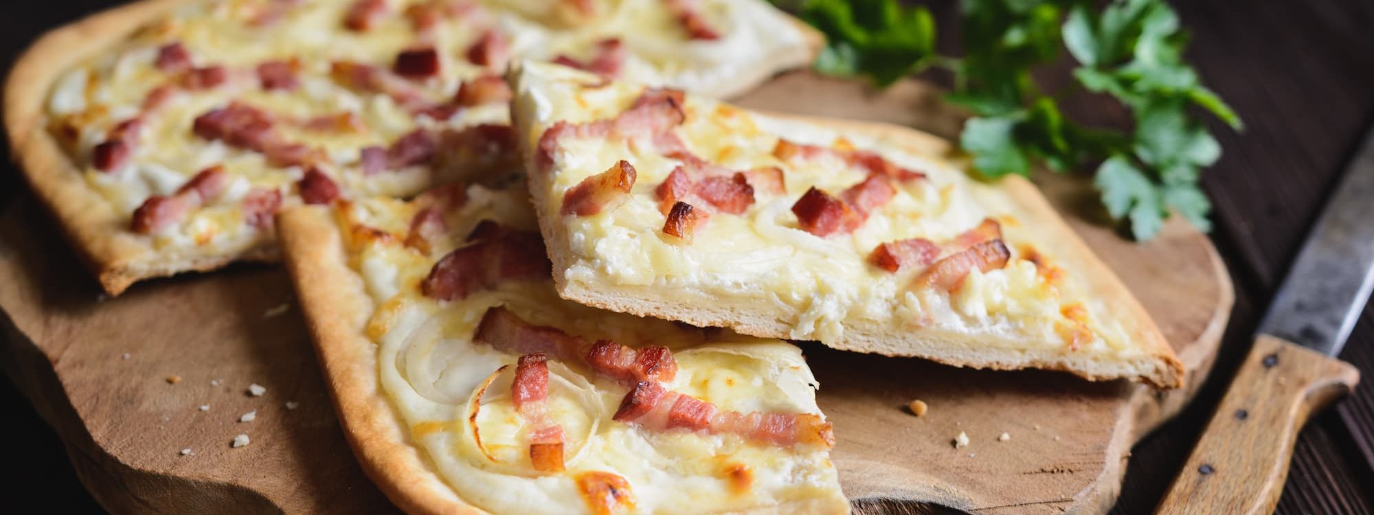 TARTE FLAMBÉE 2000X750 | Flamme and Co Pourquoi utiliser des produits locaux et de saison pour réaliser une tarte flambée ? Barr